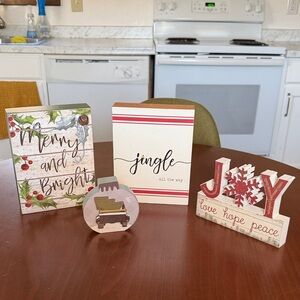 Festive Holiday Decor Set